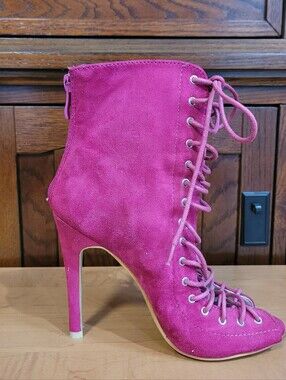 Women’s Lace-Up Suede Ankle Boot - Pink